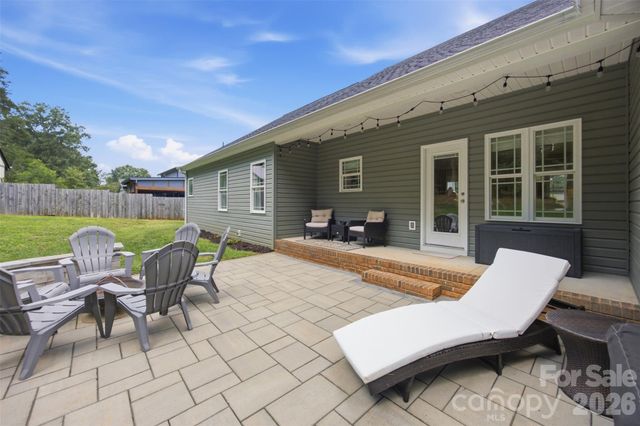301 Pinehurst Drive, Kings Mountain, NC 28086