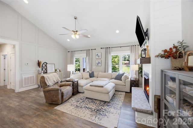 301 Pinehurst Drive, Kings Mountain, NC 28086