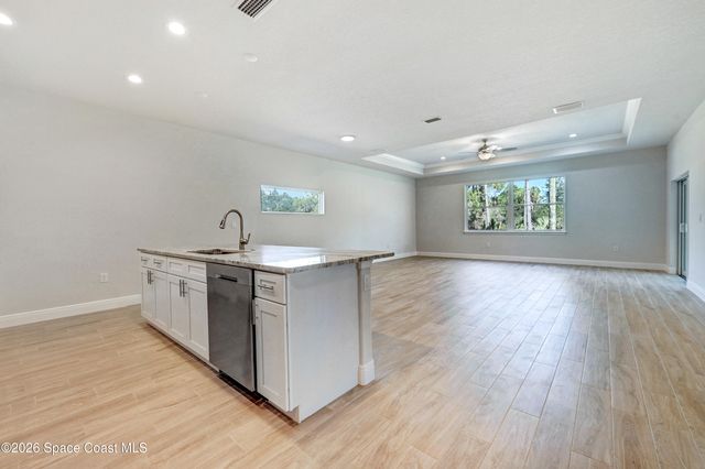 371 Halloran Street SE, Palm Bay, FL 32909