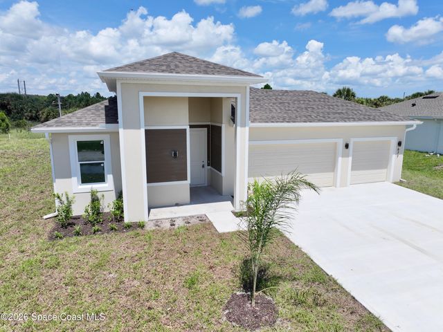 371 Halloran Street SE, Palm Bay, FL 32909