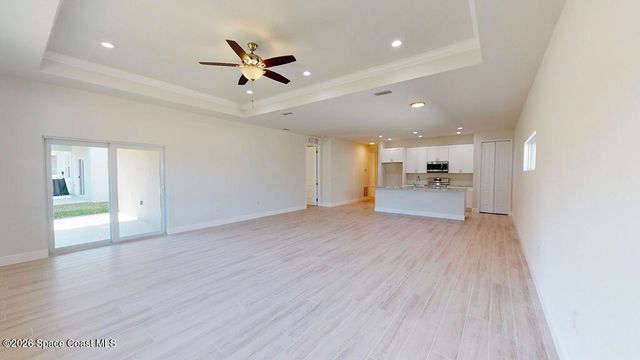 371 Halloran Street SE, Palm Bay, FL 32909