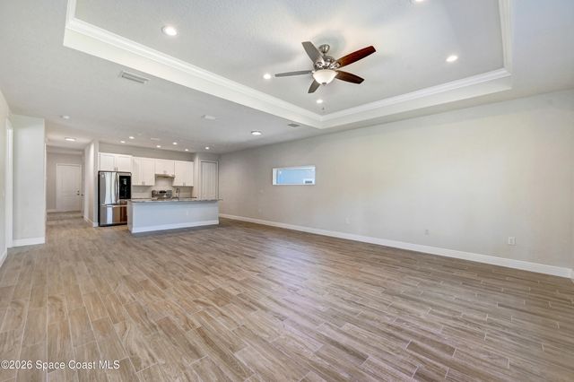 371 Halloran Street SE, Palm Bay, FL 32909