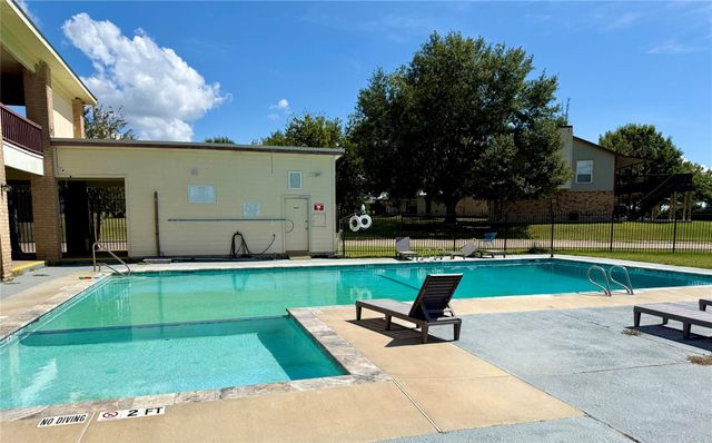 325 Carolcrest Lane 15, Livingston, TX 77351