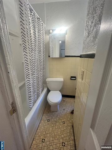 159 Westminster Place 2, Lodi, NJ 07644