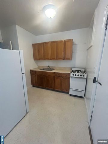 159 Westminster Place 2, Lodi, NJ 07644
