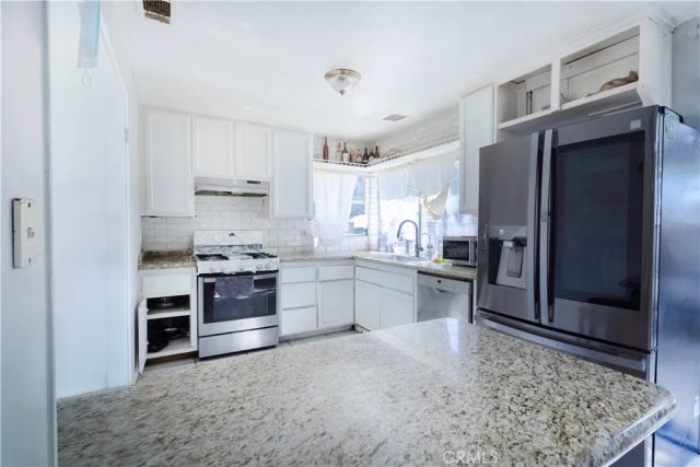 7000 Batavia, Riverside, CA 92503
