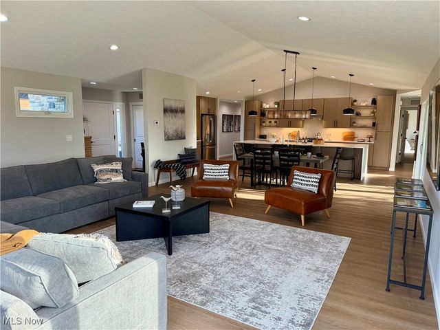 9032 Riverwood Dr., North Ridgeville, OH 44039