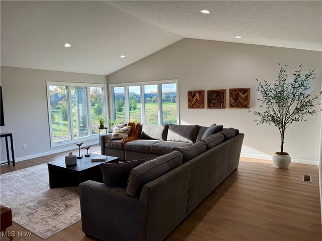 9032 Riverwood Dr., North Ridgeville, OH 44039