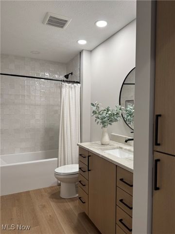 9032 Riverwood Dr., North Ridgeville, OH 44039