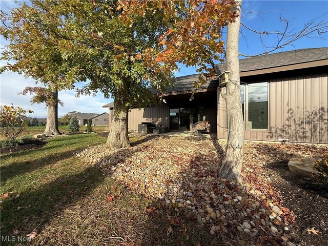 9032 Riverwood Dr., North Ridgeville, OH 44039