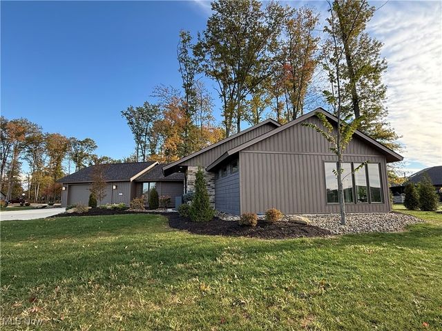 9032 Riverwood Dr., North Ridgeville, OH 44039