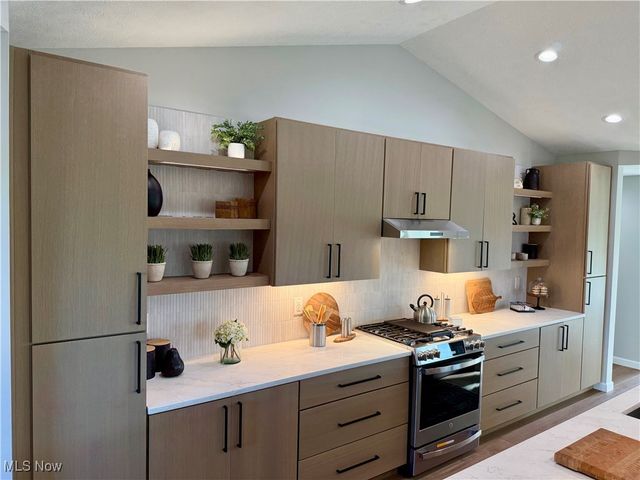 9032 Riverwood Dr., North Ridgeville, OH 44039