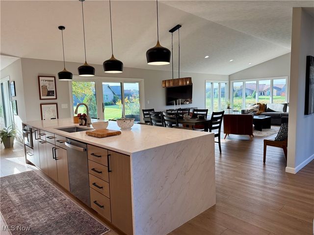 9032 Riverwood Dr., North Ridgeville, OH 44039