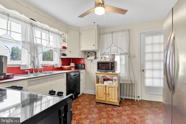 11 CLAYTON AVE, Lancaster, PA 17602