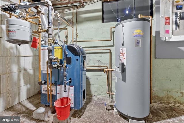 11 CLAYTON AVE, Lancaster, PA 17602