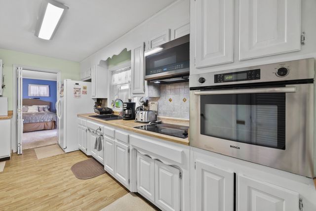 498 Highway 100, Centerville, TN 37033