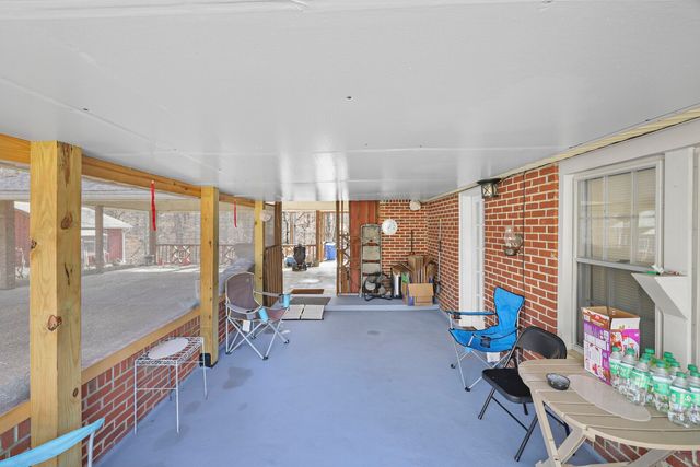 498 Highway 100, Centerville, TN 37033