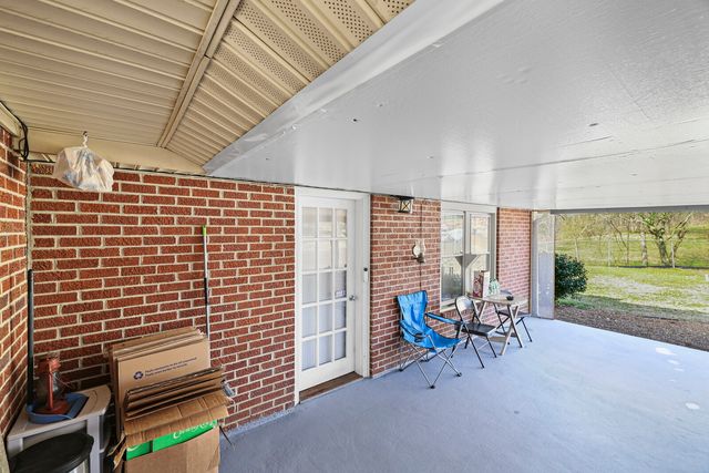 498 Highway 100, Centerville, TN 37033