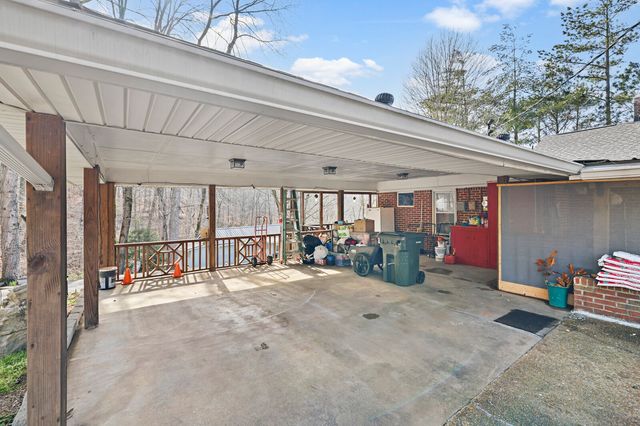 498 Highway 100, Centerville, TN 37033