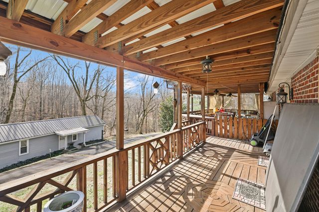 498 Highway 100, Centerville, TN 37033