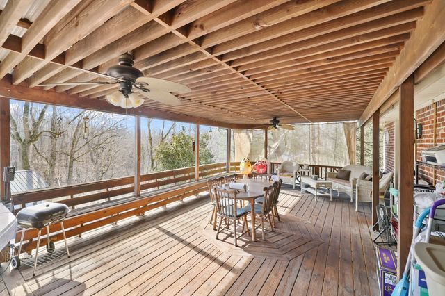 498 Highway 100, Centerville, TN 37033