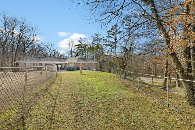 498 Highway 100, Centerville, TN 37033