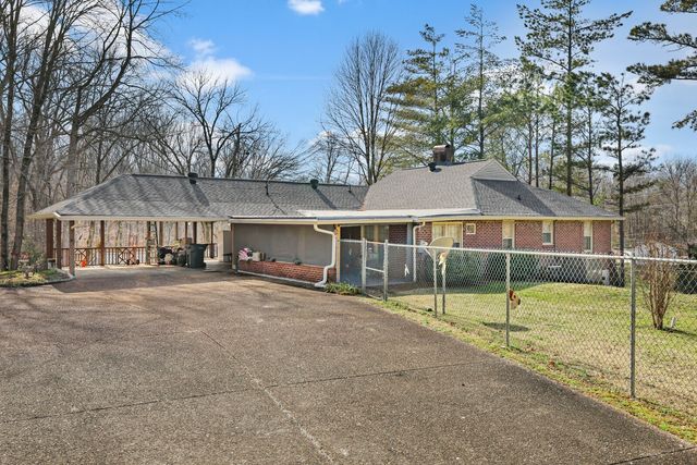 498 Highway 100, Centerville, TN 37033