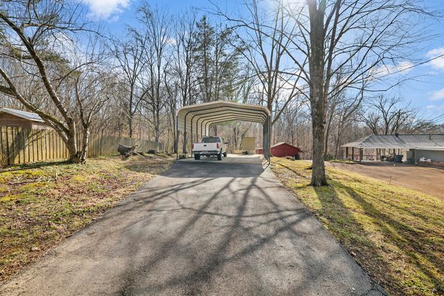 498 Highway 100, Centerville, TN 37033