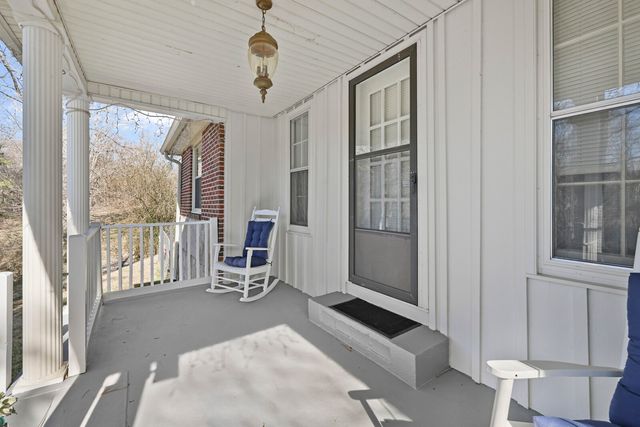 498 Highway 100, Centerville, TN 37033