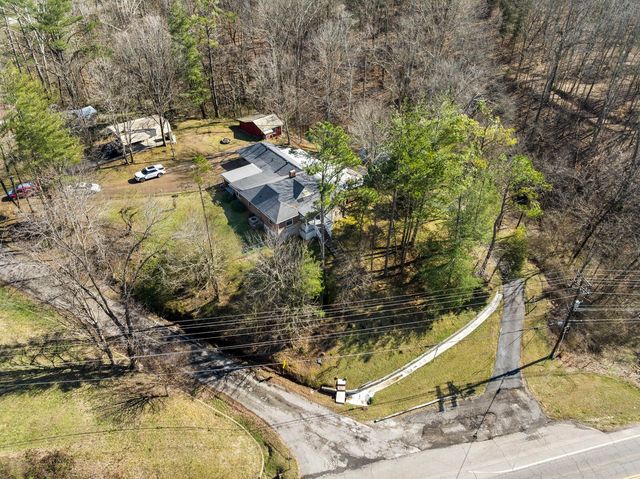 498 Highway 100, Centerville, TN 37033