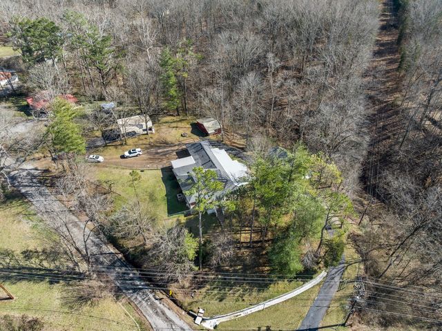 498 Highway 100, Centerville, TN 37033