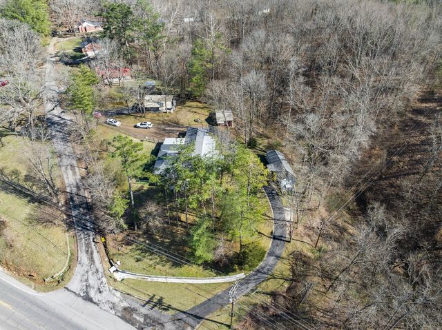 498 Highway 100, Centerville, TN 37033