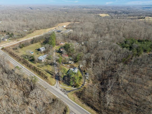 498 Highway 100, Centerville, TN 37033