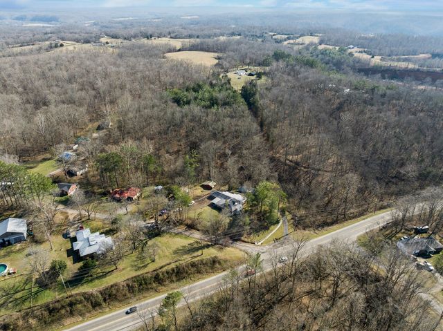 498 Highway 100, Centerville, TN 37033