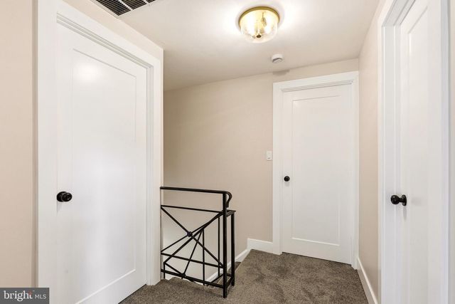 8 HEATH LN, Willingboro, NJ 08046