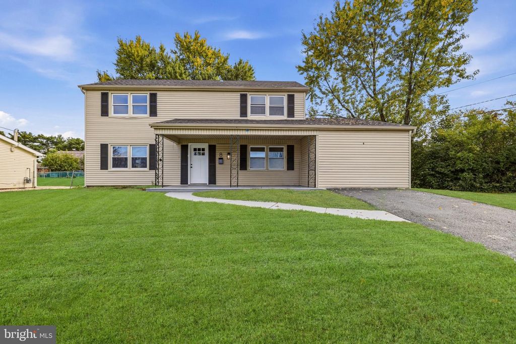 8 HEATH LN, WILLINGBORO, NJ 08046 — exterior