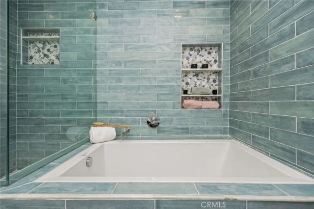 9921 Barranca Circle, Huntington Beach, CA 92646