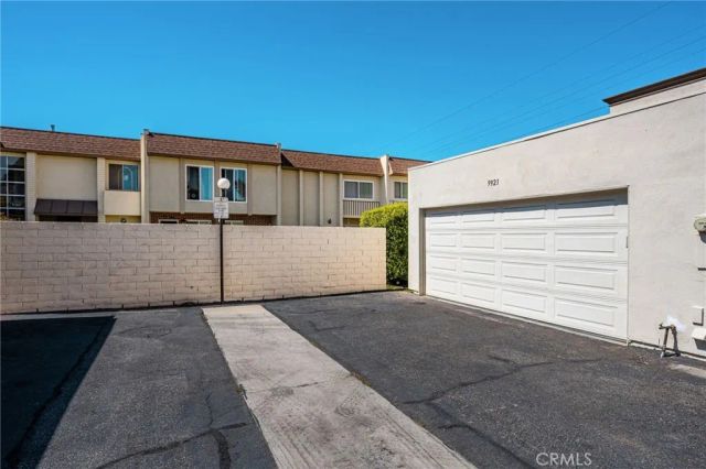 9921 Barranca Circle, Huntington Beach, CA 92646