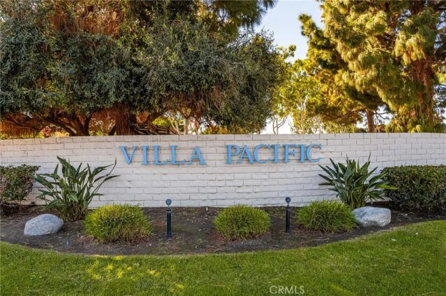 9921 Barranca Circle, Huntington Beach, CA 92646