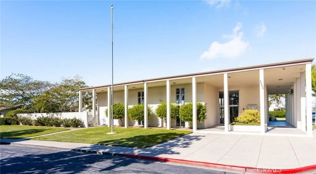 9921 Barranca Circle, Huntington Beach, CA 92646