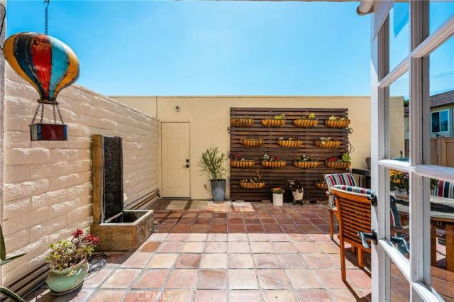 9921 Barranca Circle, Huntington Beach, CA 92646