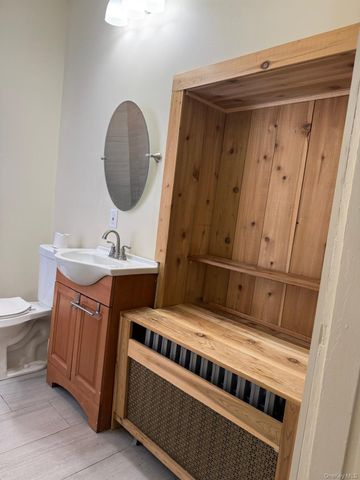 41 Clove Road, Salisbury Mills, NY 12577