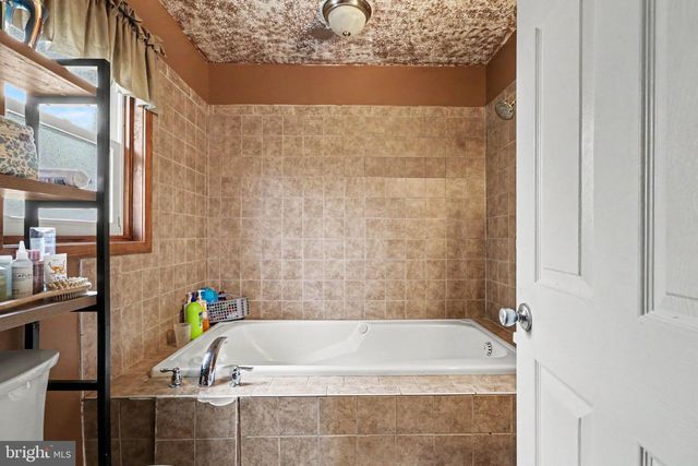 3750 MANOR LANE, Chambersburg, PA 17202
