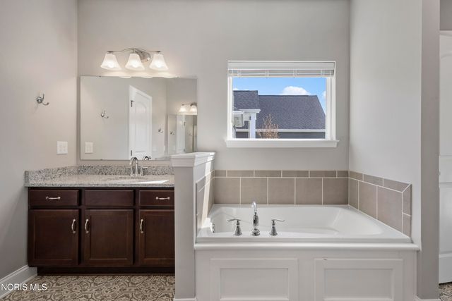 4420 Kimball Creek West, Sylvania, OH 43560