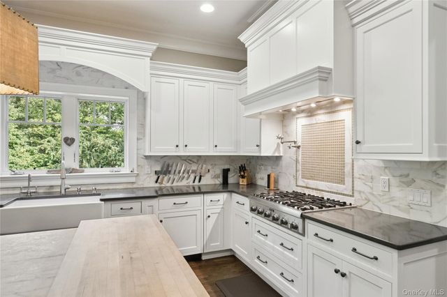 1184 Cove Edge Road, Oyster Bay Cove, NY 11791