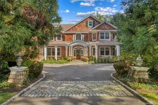 1184 Cove Edge Road, Oyster Bay Cove, NY 11791