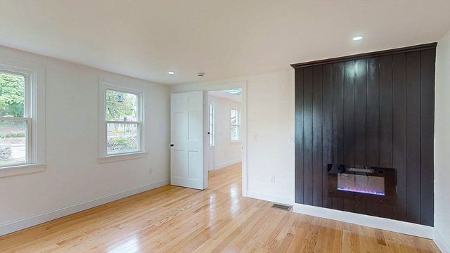 107 Washington St, Hudson, MA 01749