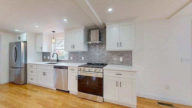 107 Washington St, Hudson, MA 01749