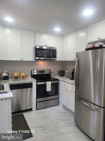 16309 HOLLY HILL DR, Waldorf, MD 20601
