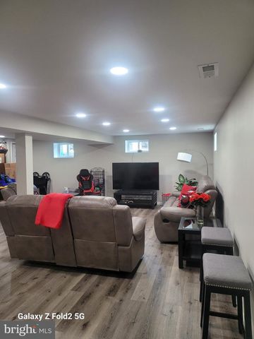 16309 HOLLY HILL DR, Waldorf, MD 20601